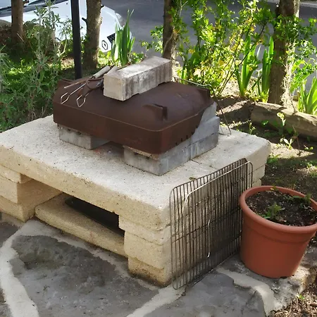 Casa de Férias Maisonnette Jardin Ombrage - Volvic Volvic