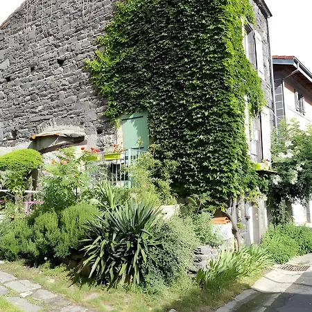 Maisonnette Jardin Ombrage - Volvic Casa de Férias Volvic