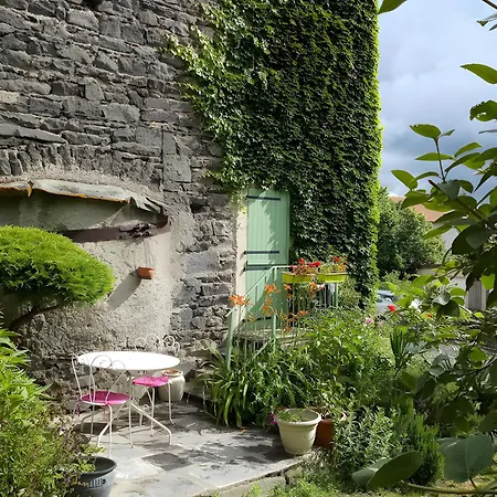 Maisonnette Jardin Ombrage - Volvic Volvic